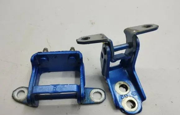 Nissan Juke II F16 Front door hinge set 