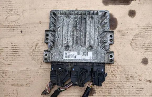 Renault Scenic III - Grand scenic III Engine control unit/module 237104833R