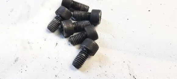 Volvo S60 Nuts/bolts 