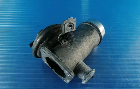 BMW 3 E90 E91 EGR valve 7792077