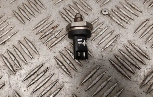 Fuel pressure sensor