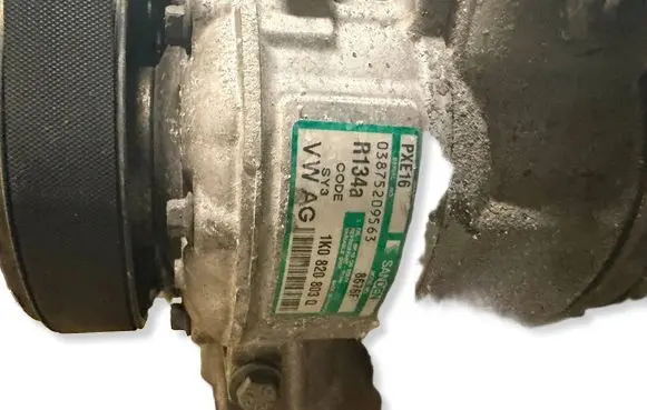 Volkswagen PASSAT B6 Air conditioning (A/C) compressor (pump) 1K0820803Q