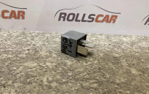 Opel Insignia A Other relay 13500120 3760