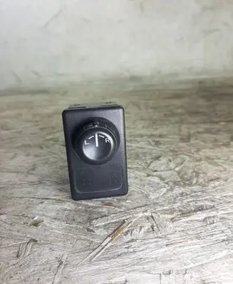 Nissan X-Trail T30 Wing mirror switch