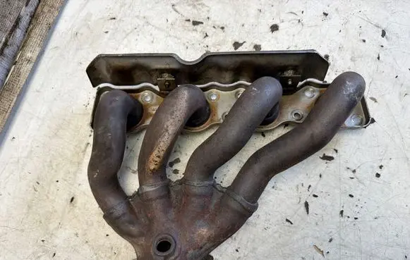 BMW 3 E90 E91 Exhaust manifold 758106701
