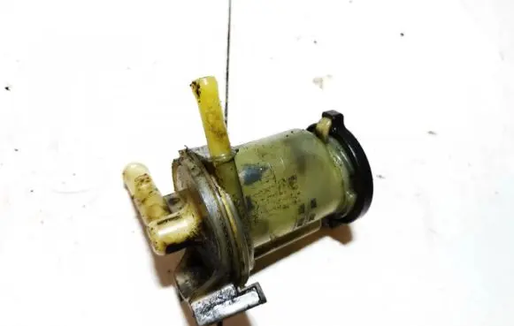 Toyota Avensis T250 Power steering fluid tank/reservoir