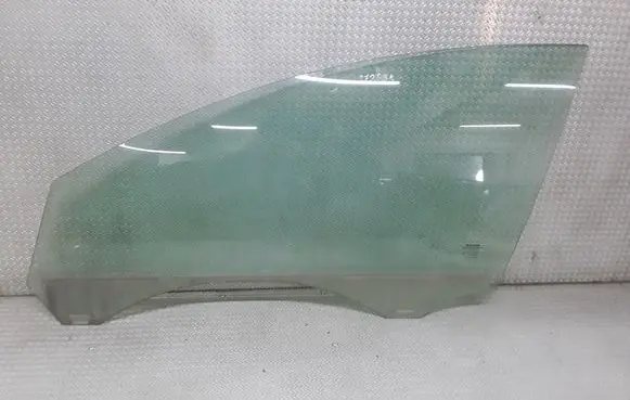 Volvo V50 Front door window glass four-door