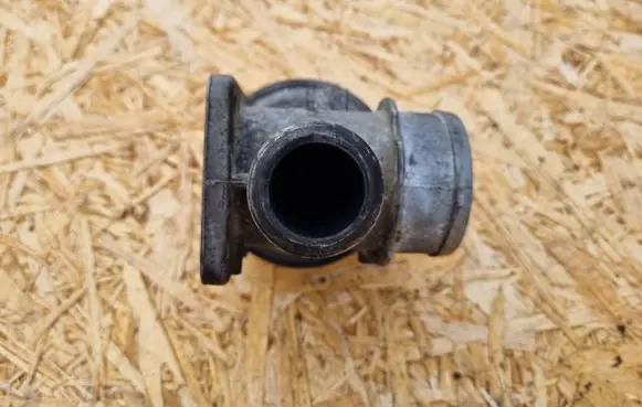 BMW 5 E39 EGR valve 7785452 99T333