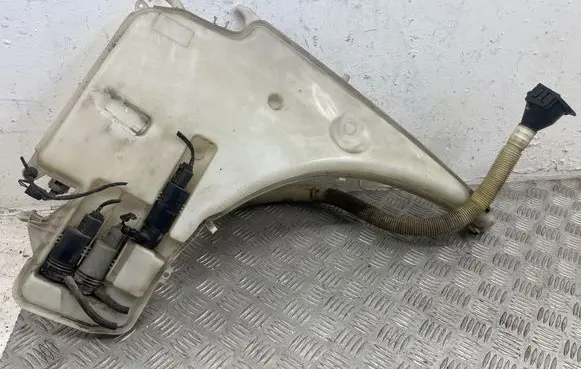 BMW 3 E90 E91 Windshield washer fluid reservoir/tank 7124291 7063098 711284213