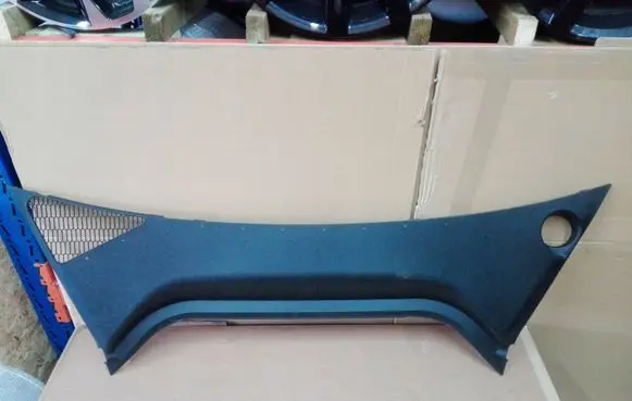 Tesla Model S Wiper trim 100632900d