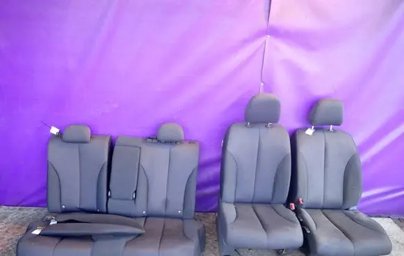 Nissan Versa Seat set 