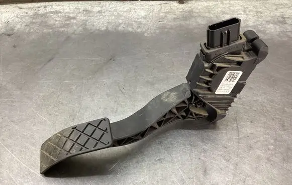 Skoda Superb B8 (3V) Accelerator throttle pedal 5Q1723503H 210116073628