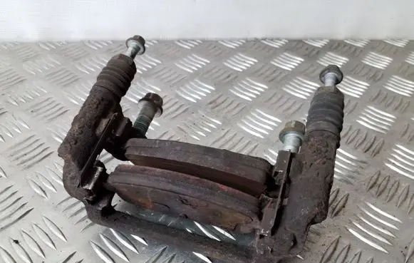 Opel Mokka Rear brake pad spring 
