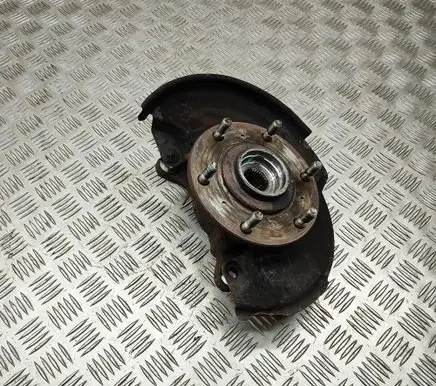 Mitsubishi L200 Front wheel hub MR992378