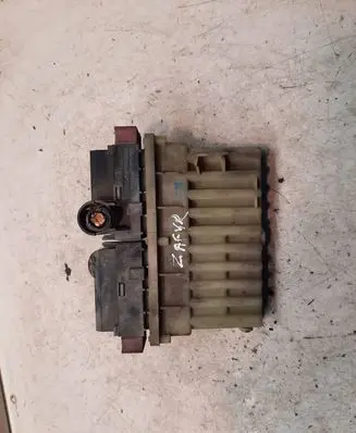Opel Zafira A Coolant fan relay 09131732