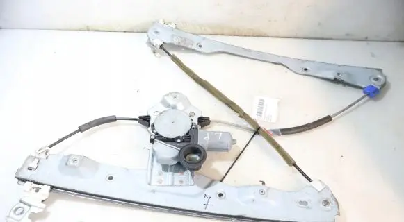 Infiniti Q50 Front window lifting mechanism without motor