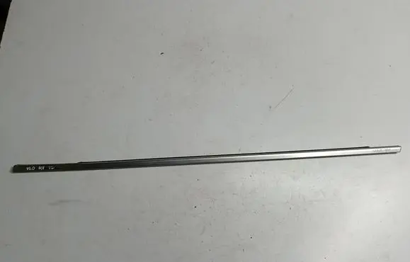 Volvo V40 Rear door glass trim molding 31278605