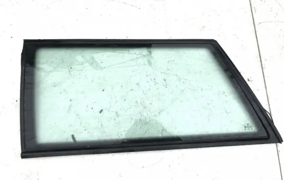 Volkswagen PASSAT B5 Rear side window