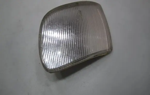 Volkswagen PASSAT B4 Front reflector 084411511LF