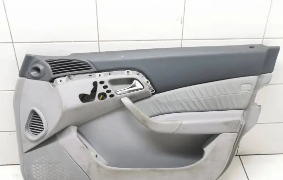 Mercedes-Benz S W220 Front door card panel trim A2207201870