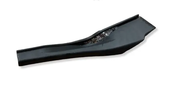 Nissan Leaf II (ZE1) Windshield trim 668945SJ0A