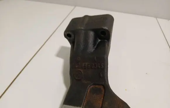 Mercedes-Benz ML W164 Engine mounting bracket A420960345
