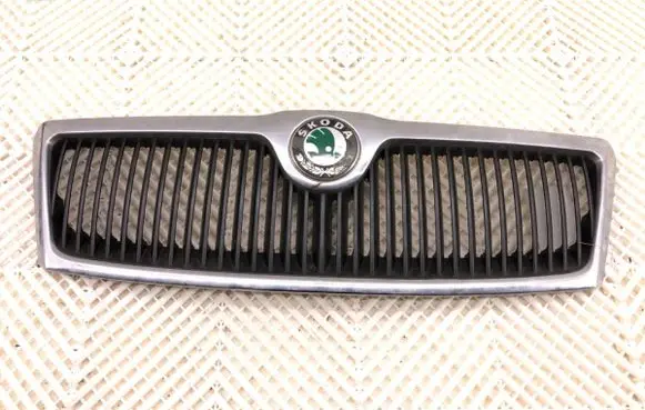 Skoda Octavia Mk2 (1Z) Front grill 