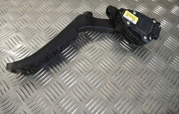 Porsche Cayenne (92A) Accelerator throttle pedal