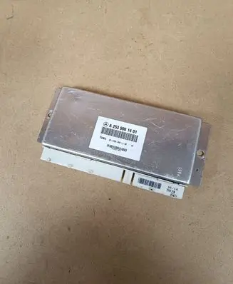 Mercedes-Benz GLC X253 C253 Air suspension control unit module (rear) A2539001401