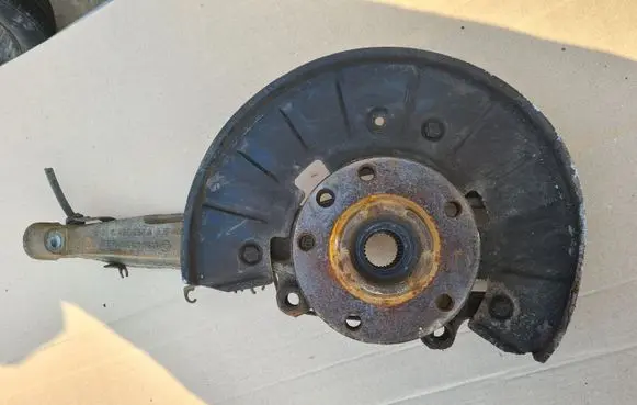 Audi Q7 4L Front wheel hub spindle knuckle 7L0407257A