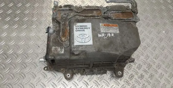 Toyota Yaris Voltage converter inverter G920052033