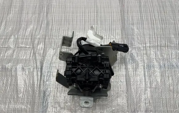 Fiat Panda III Vacuum pump 9803504280