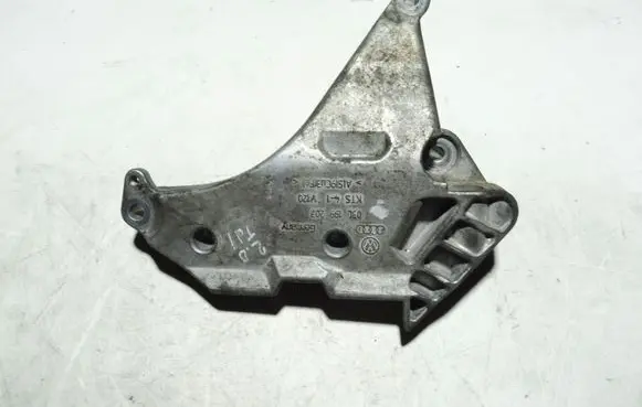 Volkswagen PASSAT B7 Engine mounting bracket 03L199207