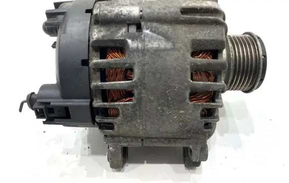 Volkswagen Touran II Generator/alternator 03L903023A
