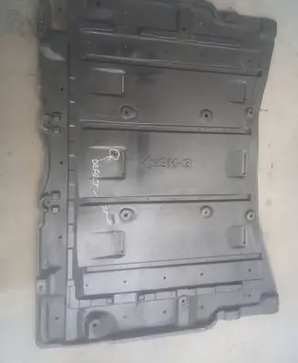 Nissan Leaf I (ZE0) Center/middle under tray cover 748N23NL0A