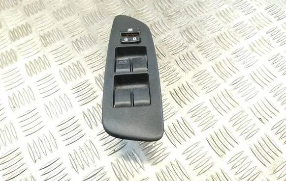 Toyota Auris 150 Electric window control switch 7423202550