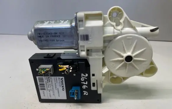 Volvo S40 Front door window regulator motor 30710151