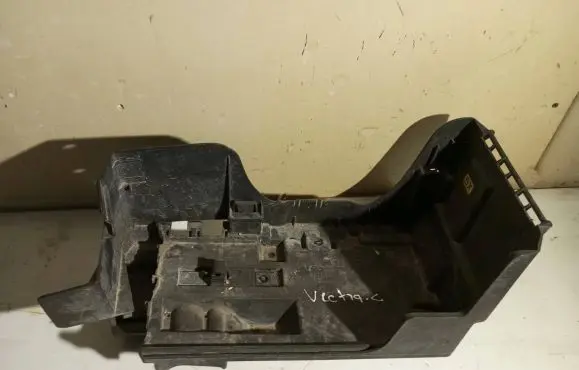 Opel Vectra C Battery box tray 24413805