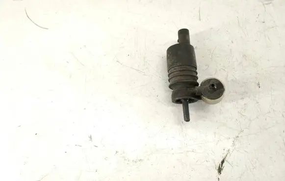 Volkswagen PASSAT B6 Windscreen/windshield washer pump 3122789 1K6955651