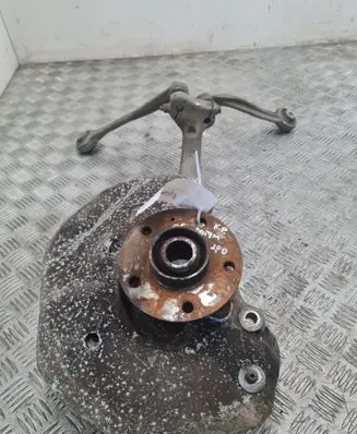 Audi A5 8T 8F Front wheel hub 