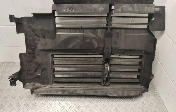 Ford Focus Intercooler air guide/duct channel BM518475CJ