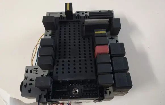Volvo XC90 Fuse module 08679899 03W032 08696098