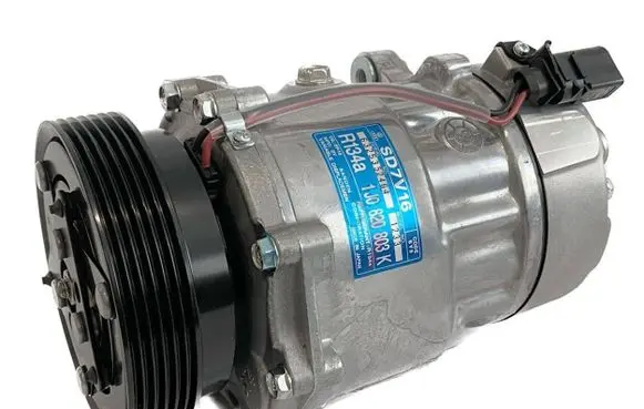 Volkswagen Golf V Air conditioning (A/C) compressor (pump) 1J0820803F TSP0155453