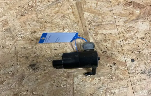 Suzuki SX4 Windscreen/windshield washer pump 30646 060921A