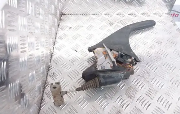 Handbrake/parking brake lever assembly