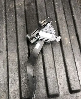 Land Rover Discovery 5 Accelerator throttle pedal JK5M9F836BB