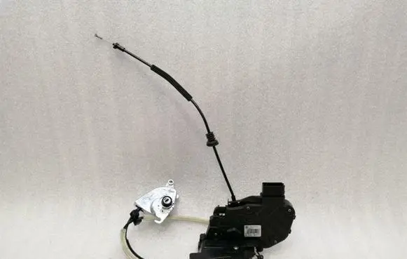Aston Martin Vantage III Front door lock 6F6AA21812BC