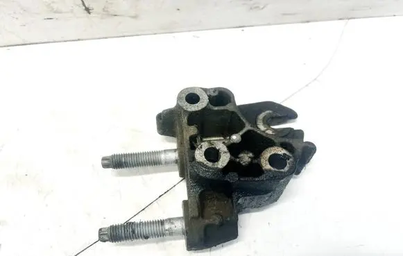 Ford S-MAX Engine mounting bracket