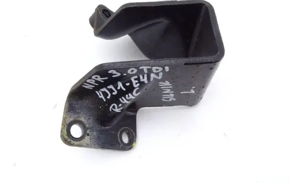 Isuzu N Series Engine mounting bracket D3457Y