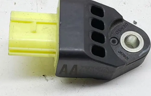 Toyota Prius (XW30) Airbag deployment crash/impact sensor 8983175020